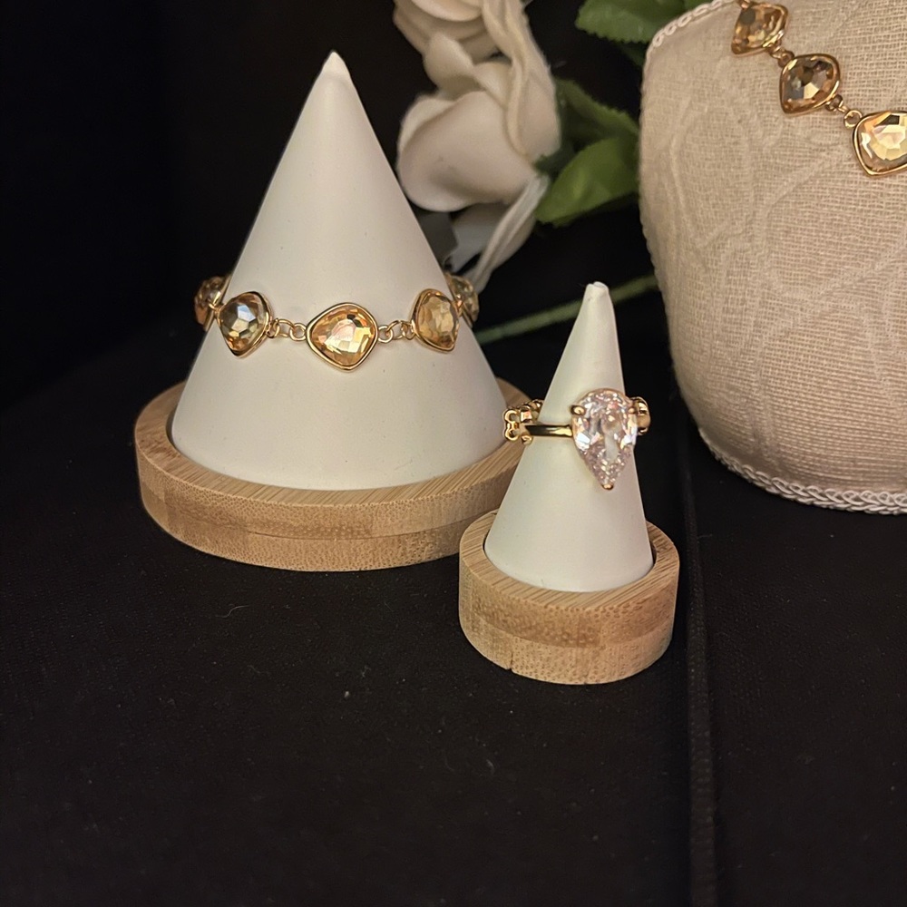 Paparazzi Gold Rhinestones Set - Picture 2 of 4